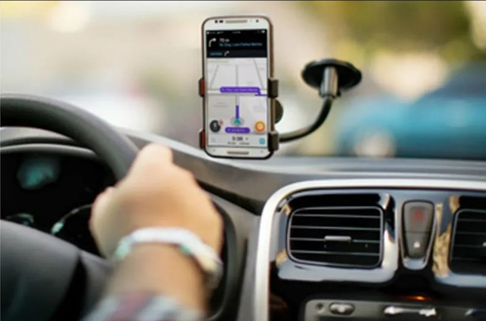 Uber condenada a restituir passageira por pagamento excessivo via Pix
