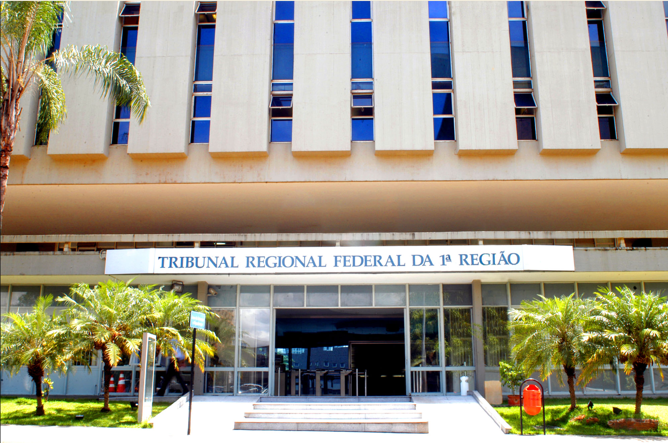 Tribunal Considera Crime Impossível e Absolve Réu de Falsificação de Documentos