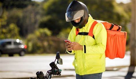 Tribunal de Justiça de Minas Gerais Declara Impenhorável Motocicleta Essencial ao Trabalho de Devedor